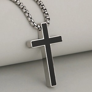 Collier avec pendentif croix épaisse en émail en acier inoxydable, bijoux religieux chrétiens minimalistes pour femmes et hommes, cadeaux de baptême et de confirmation - Product Image 4