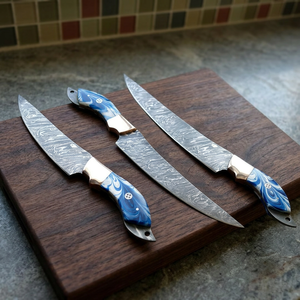 Cuchillo de Filetear Profesional de Acero de Damasco OEM |   Manija de Resina Personalizada con Pasadores y Cubierta de Latón, Servicio OEM - Product Image 3