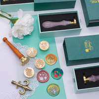 Ensemble de collection de boîte de laque vide avec tampon de sceau de cire pour la présentation de boîte-cadeau comprend des perles de cire et un autocollant de paquet de bâton de cire