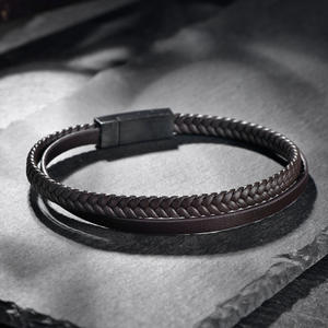 Bracciale in Pelle Nera Personalizzato per Uomo, Bracciale con Nome Personalizzato, Fascia in Pelle Intrecciata Piatta, Regalo per Lui - Product Image 5