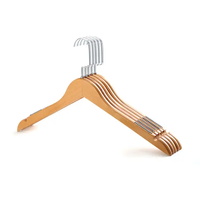 Crochet en acier chromé à usage domestique cintre pour t-shirt cintre en bois avec clips pour pantalons