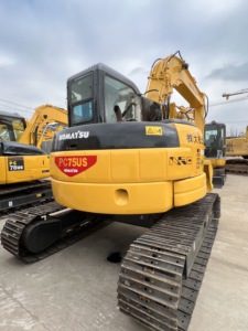 Excavadora usada KOMATSU PC75US Precio económico excelente rendimiento Excavadora usada KOMATSU en venta - Product Image 6