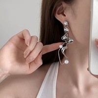 Boucles d'oreilles tendance en perles torsadées géométriques irrégulières, design exagéré, bijoux pour femmes