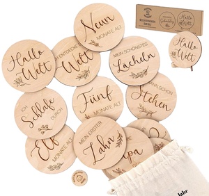 Praktischer Ständer aus Lindenholz, Geschenke für Babypartys, Schwangere Frauen auf Deutsch, 30 Wichtige Momente Holz-Meilenstein-Karten für Babys - Product Image 1