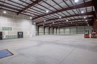 Entrepôt de 110x227x26 avec un bel extérieur en acier et un espace de bureau intérieur aménagé
