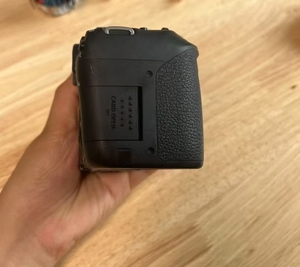 กล้องดิจิตอล SLR ขนาดกลางมือสอง รุ่น 77D บอดี้กล้อง APS-C ความละเอียด 24MP เหมาะสำหรับผู้เริ่มต้น - Product Image 6