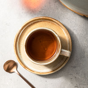 Tasse à café marron avec soucoupe en porcelaine de style rétro espagnol, de qualité supérieure, rustique et élégant, pour événements et bars - Product Image 3