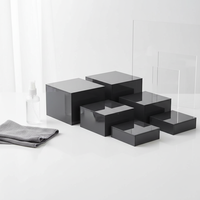 Présentoirs Modernes Noirs Carrés en Acrylique Empilables pour Service Traiteur, Buffets et Réceptions