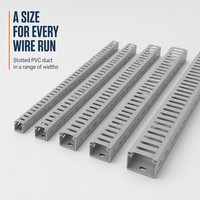 Goulotte de câblage industrielle en PVC gris rainuré 80x80mm, ignifuge, pour câblage de panneaux et de machines