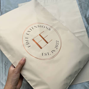 Enveloppes en polyéthylène personnalisées couleur pêche avec impression or rose - Sacs d'expédition imperméables pour extensions de cheveux et vêtements - Product Image 6