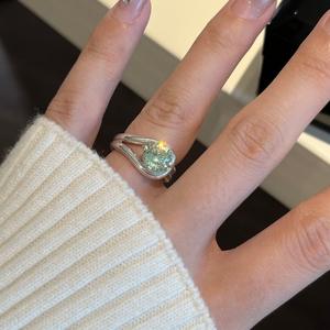 Bague en argent pur S925 de luxe léger, nœud, diamant de haute qualité incrusté, vert olive, design unique de niche, bague d'index, bagues tendance - Product Image 1