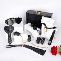 Kit de Bondage BDSM en Cuir avec Pagaie de Fustigation, Ensemble de 7 Pièces pour Jeu Sexuel et Jeu de Rôle, Jouets Sexuels SM pour Hommes et Couples