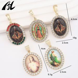 Colgante de Latón de <span class=keywords><strong>la</strong></span> <span class=keywords><strong>Virgen</strong></span> Marí<span class=keywords><strong>a</strong></span> y Jesús, Joyerí<span class=keywords><strong>a</strong></span> de Moda Dorada para Cristiano Hip Hop, Medalla Bendita Elíptica para Foto Recuerdo y Oración, Bendecido por <span class=keywords><strong>la</strong></span> Fe - Product Image 6