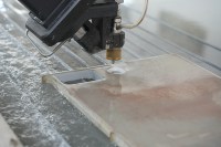 Machine de découpe jet d'eau 3000x1500mm 3 axes CNC pour le traitement du verre, de la pierre et des carreaux, avec certification CE et support technique
