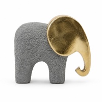 Figurine d'éléphant contemporaine en résine grise avec texture sable et oreilles dorées, sculpture animale de table pour la décoration du salon