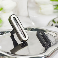 Nouvel ornement de parfum d'ambiance solide pour Tesla, à fixer sur la grille d'aération, avec un design créatif et une installation facile