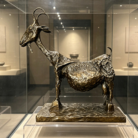 Sculpture de chèvre en bronze forgée à la main, statue d'animal abstraite pour la décoration de la maison et des galeries, sculpture en bronze