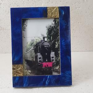 White Pink Great Combination <b>Resin</b> Photo <b>Frame</b> With Brass Design Wholesale Hot Selling Eco Friendly Fashionable Picture <b>Frame</b> - Product Image 3