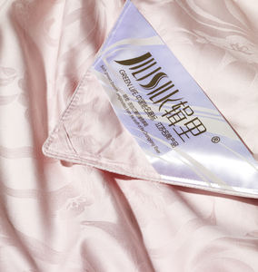 Vente directe d'usine Jili Silk Summer Duvet 100% Pure Long Grade Mulberry Silk Filled Quilt avec Coquille de Coton Taille 300g 150*210cm - Product Image 4