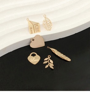 Pendentifs et breloques en or rempli 14 carats GP US, <span class=keywords><strong>flocon</strong></span> de neige, plume, trèfle, arbre de vie, fabrication de bijoux permanents, vente en gros - Product Image 3