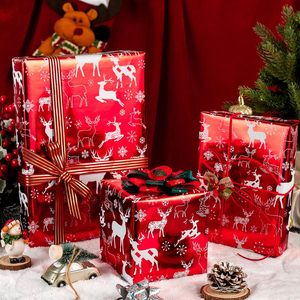 Rollo de papel de regalo navideño rojo metálico con renos y copos de nieve, 17 pulgadas x 32.8 pies, papel de regalo para manualidades navideñas - Product Image 4