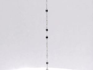 Pulsera Delgada de Platino PT950 Blanca con Labio Curvo Pequeño, Unisex, para Uso Diario, con Brillo Sutil, Ideal como Regalo - Product Image 4