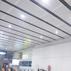 Giá tốt đục lỗ trần gạch 60x60 sử dụng hợp kim nhôm bảng điều chỉnh kim loại vuông 0.5-1.2mm 600*600mm không thấm nước Trần Hội Đồng Quản Trị - Product Image 4