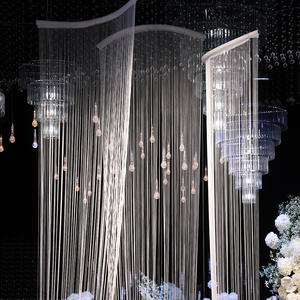 LANJO Décoration de plafond de mariage de style luxueux et romantique, rideau suspendu en chaîne de perles de cristal PVC avec pompons circulaires - Product Image 1