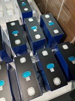 Baterai Solid State LiFePO4 314Ah 3.2V Isi Ulang 6000 Siklus Kelas B untuk Sistem Penyimpanan Energi Hunian