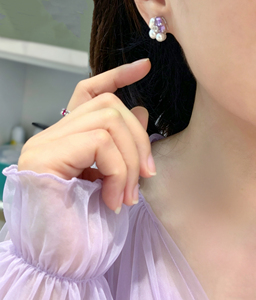 Boucles d'oreilles clous en argent sterling S925 au design baroque irrégulier artistique, ornées de perles Keshi d'eau douce brillantes incrustées - Product Image 4