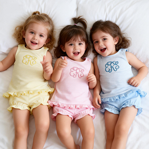 Set di Abbigliamento Estivo per Bambine con Monogramma, Completo in Cotone Senza Maniche con Pantaloncini - Product Image 1