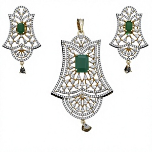 Ensemble collier et boucles d'oreilles élégants plaqués or en forme de cloche avec zircon vert et strass en cristal pour femmes, bijoux de mariage - Product Image 2