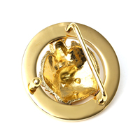 Logo Merek Mewah yang Dapat Disesuaikan dengan Label Logam Geometris Perhiasan Model Pin Paduan Seng untuk Liontin Perhiasan Suvenir