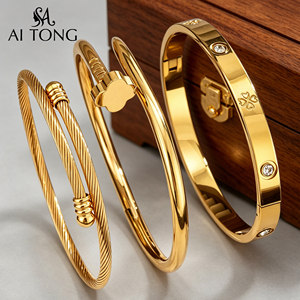 Bracciali a Polsino in Acciaio Inossidabile Placcato Oro 18K PVD con Quadrifoglio Intarsiato in Zirconi, Gioielli Regolabili alla Moda <span class=keywords><strong>per</strong></span> Donne - Product Image 1