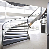 Escalier courbé en acier avec marches en bois, garde-corps en verre, taille personnalisée pour hall d'entrée de maison à deux étages, décoration intérieure moderne