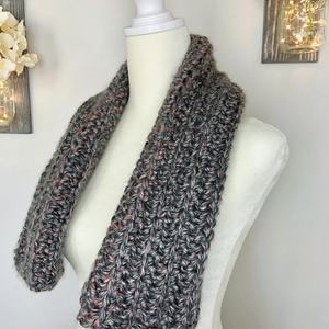 Écharpe en <span class=keywords><strong>tricot</strong></span> épais et doux pour <span class=keywords><strong>femme</strong></span>, nouveau design 2026, écharpe infinie tendance, cache-cou d'hiver pour les accessoires par temps froid - Product Image 4