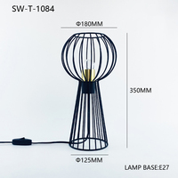 Lampu Meja LED Desain Baru dengan Soket dan Rangka Logam Hitam, Lampu Baca Dekoratif Interior untuk Ruang Makan dan Kamar Tidur