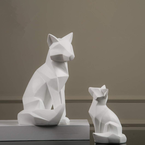 Statue <span class=keywords><strong>de</strong></span> renard géométrique Sculpture animale abstraite moderne Décoration minimaliste <span class=keywords><strong>de</strong></span> maison/bureau Cadeau d'art unique pour les amoureux <span class=keywords><strong>de</strong></span> <span class=keywords><strong>la</strong></span> nature en résine - Product Image 1