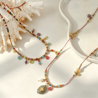 Kalung Statement Hantan Boutique Jewelry Boho Batu Alam Warna-warni Liontin Buatan Tangan dengan Rumbai Manik-manik untuk Wanita