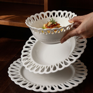Nouvelles Assiettes en Céramique Creuses à Motifs Dentelle Français, Vaisselle en Porcelaine Blanche Personnalisable en Gros avec Logo pour Mariages et Fêtes - Product Image 5