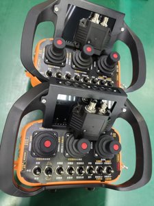 Control Remoto Industrial Inalámbrico con Pantalla de 433mHz para Grúas, Elevadores de Tijera, Piezas de Maquinaria de Construcción DL-RC01-M - Product Image 5