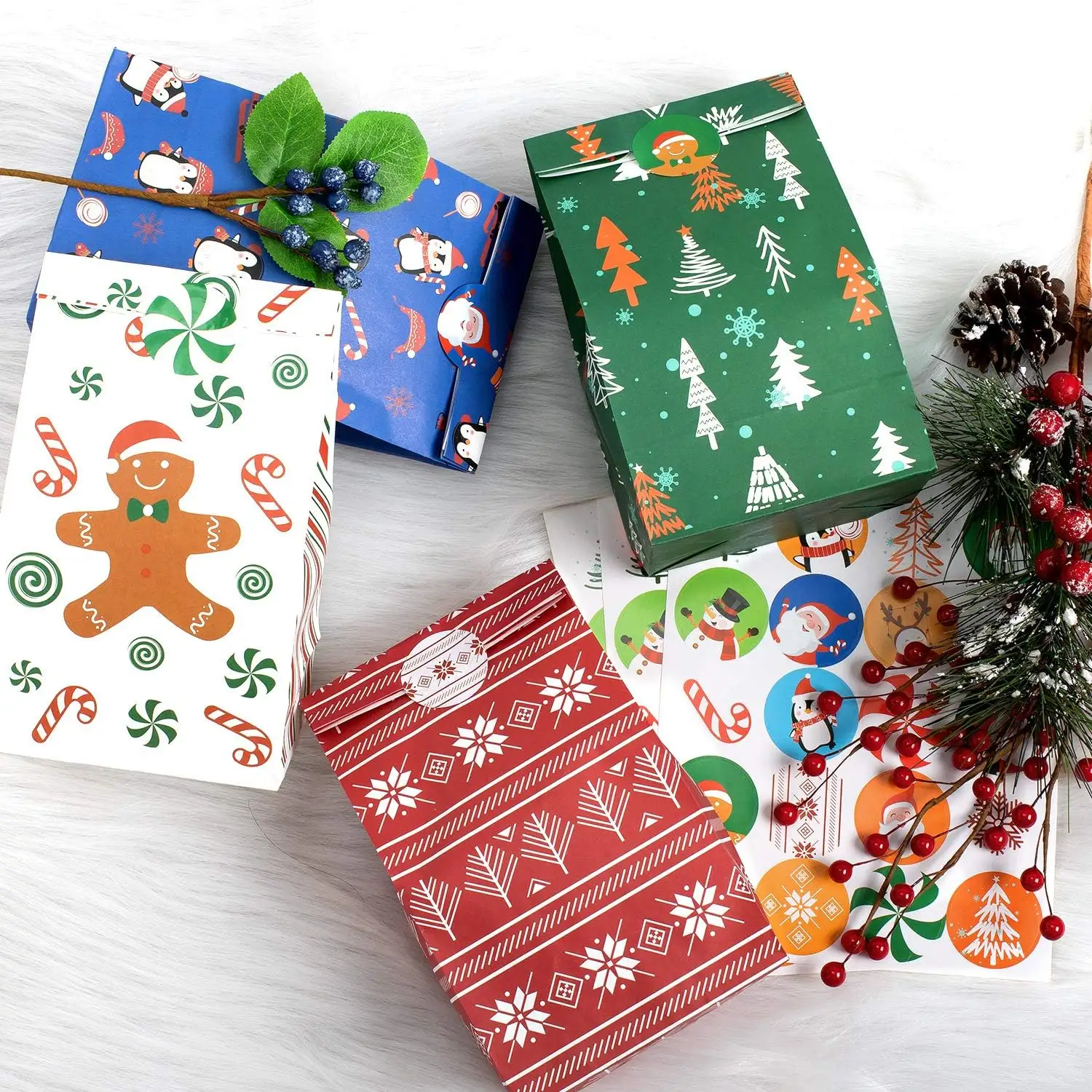 Manufacturers design colorful OEM/ODM moisture-proof Reusable Christmas Paper Bags