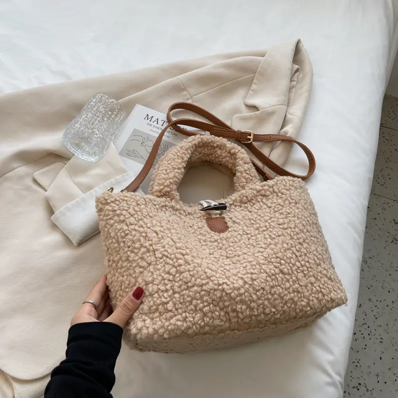 2022 겨울 따뜻한 색상 가짜 모피 가죽 가방 사각형 간단한 유형 핸드백 여자 귀여운 가방 원 숄더 플러시 여성 가방