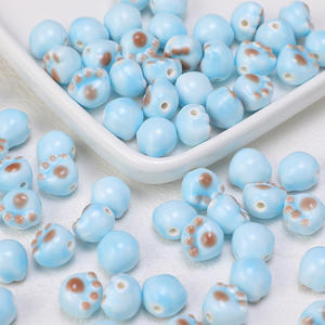 Vente en gros de perles de patte de chat 3D porte-clés perles d'espacement en céramique colorées pour bijoux à bricoler soi-même - Product Image 4