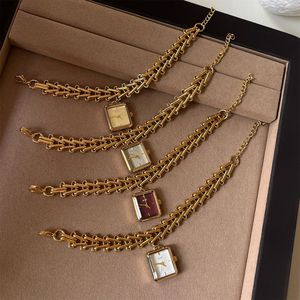<span class=keywords><strong>Montre</strong></span> à Quartz IEKE <span class=keywords><strong>Femme</strong></span> Luxe Léger avec Chaîne <span class=keywords><strong>Triangle</strong></span> Antique et Pendentif Carré Niche Design Personnalisé Boîtier en Alliage - Product Image 5