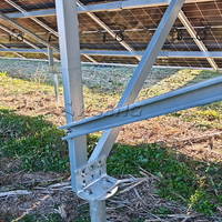 Système de montage au sol pour panneaux solaires, structure de montage photovoltaïque en acier revêtu de Zn-Al-Mg pour projets commerciaux
