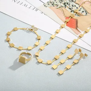 4 ماركة ثعبان من الفولاذ التيتانيوم قلادة قصيرة هندسية للنساء - Product Image 6