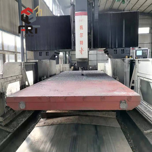 Vente immédiate : Fraiseuse CNC à portique de quatre mètres, table rotative à quatre axes, tête de fraisage à angle droit, système de commande FANUC BT50 - Product Image 3