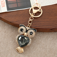 Porte-clés hibou élégant avec strass scintillants et cœur en cristal incrusté, breloque de sac à thème animal, cadeau tendance pour femmes et filles