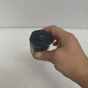Válvula de Desbordamiento para Excavadora Hyundai XKAY-01490, Pieza Original de Fábrica para el Sistema Hidráulico 385-9T 485-9T 520VS - Product Image 1